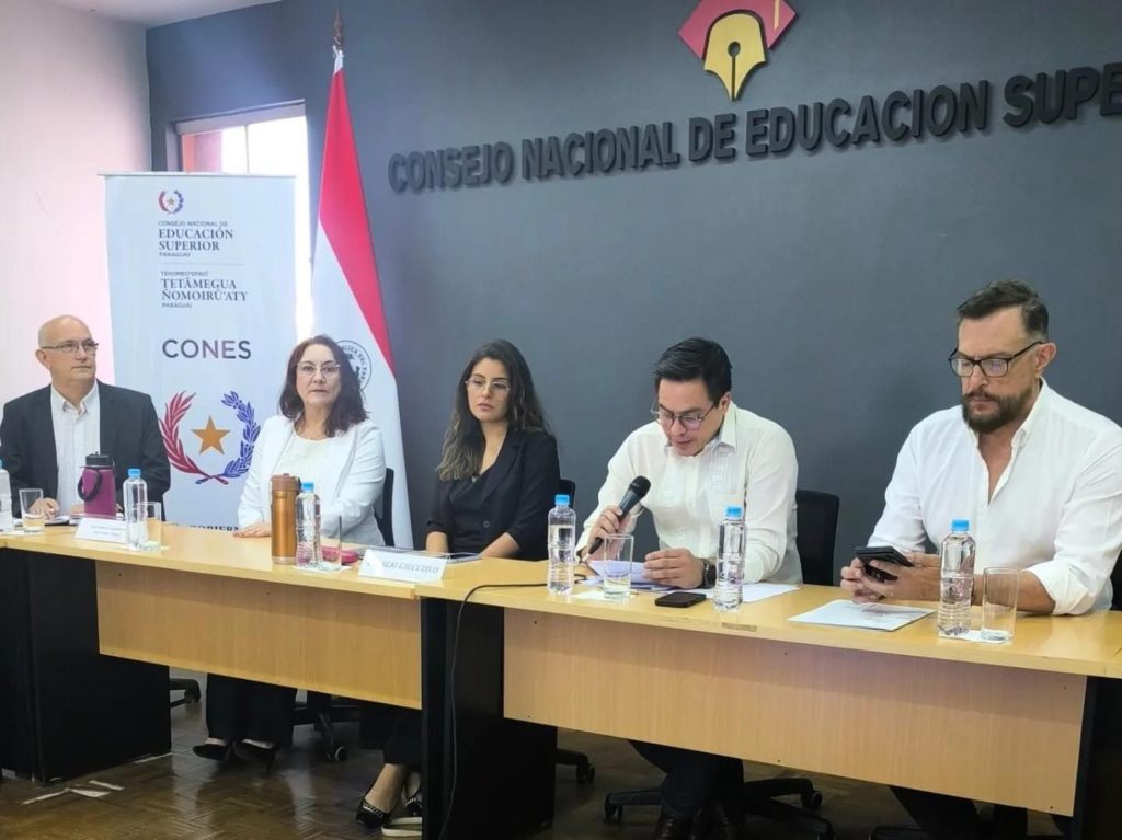 Docente del INS en el CONES (2)